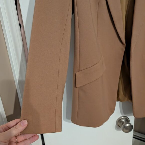 Express Columnist Open Front Peak Lapel Boyfriend Blazer Jacket Camel Tan M EUC - Picture 4 of 11